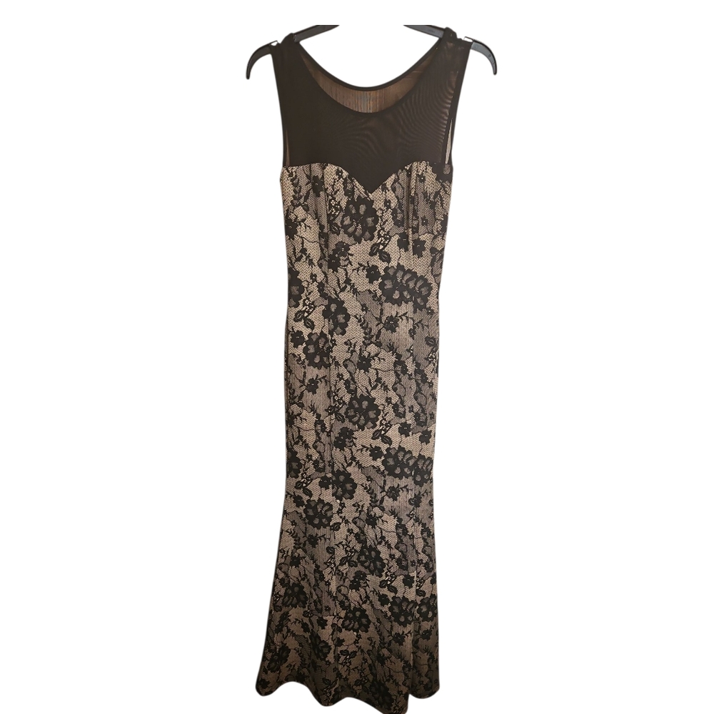 Elegant Black and Cream Maxi Dress